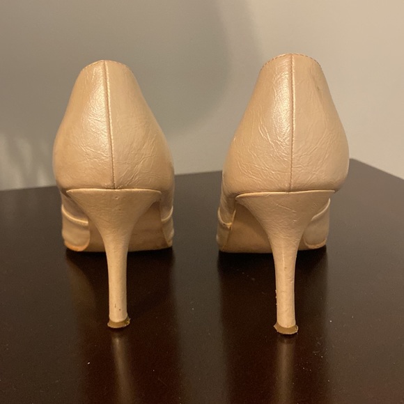 Cream Pointed Heels - Picture 4 of 8